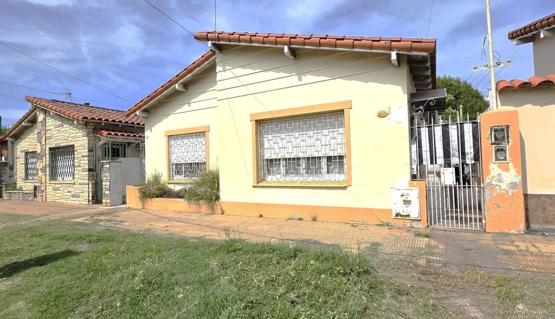 PH 3 ambientes/Patio. Apto Crédito Venta. Banfield