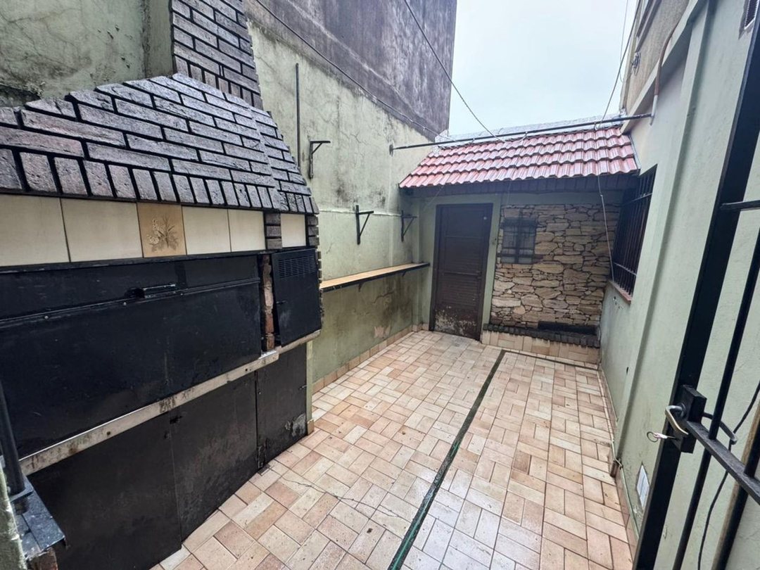 VENTA CASA EN PH  CON COCHERA EN MORON
