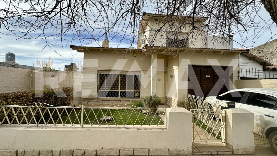 CASA 4 DORMITORIOS BARRIO ROSAUER CIPOLLETTI