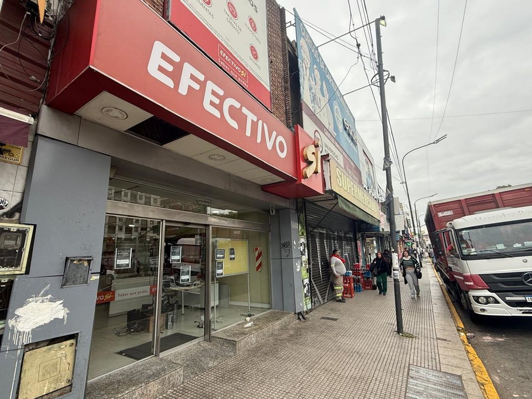 VENTA LOCAL AVENIDA RIVADAVIA LINIERS