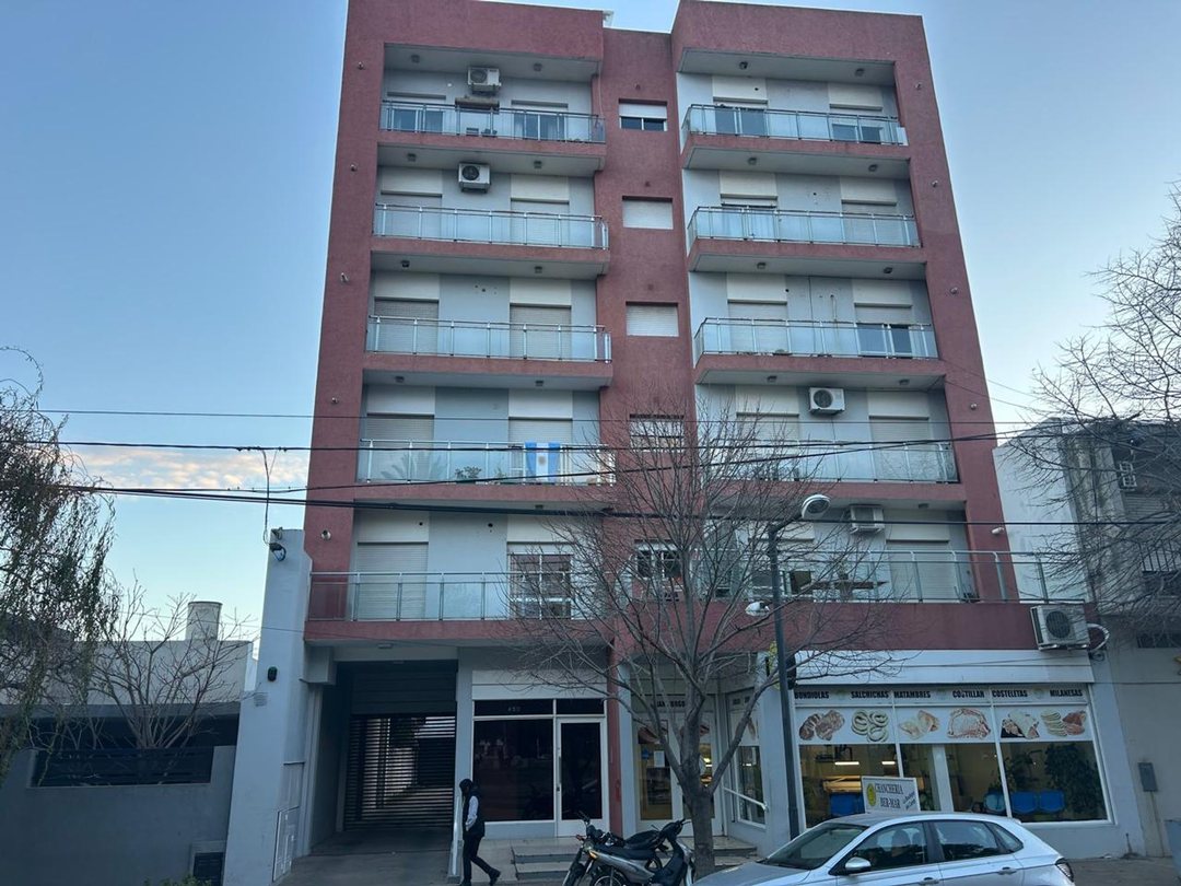 DEPARTAMENTO  C/ COCHERA LISANDRO DE LA TORRE 446