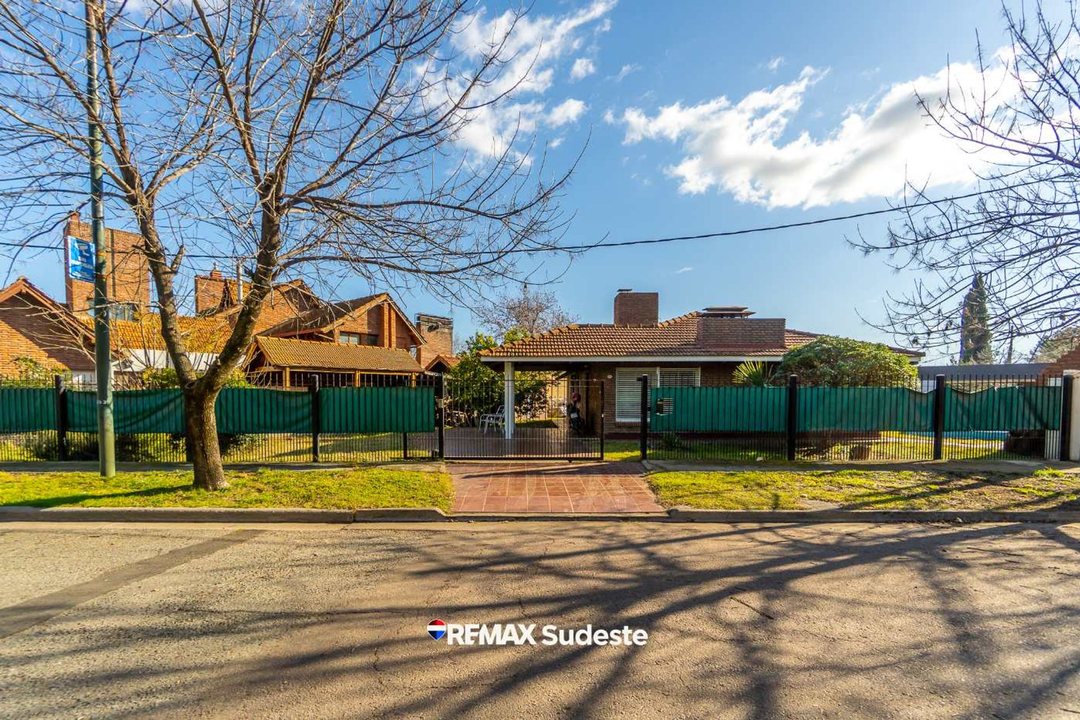 Casa en venta Barrio Palihue, Payro 499