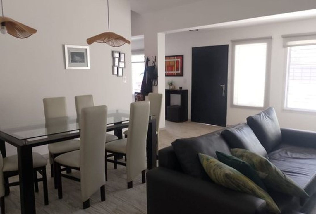 VENTA CASA 3 HAB., PILAR, CANCHA DE TENIS