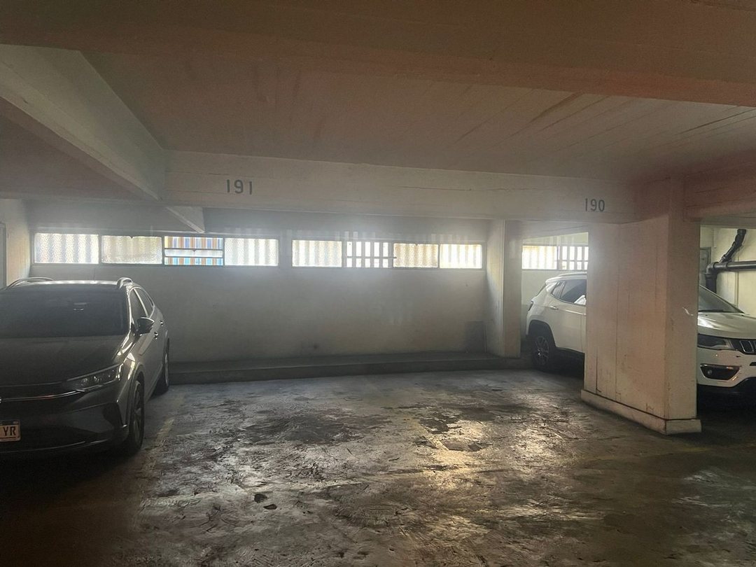 Venta de Cochera cubierta sobre Av.Córdoba al 1500