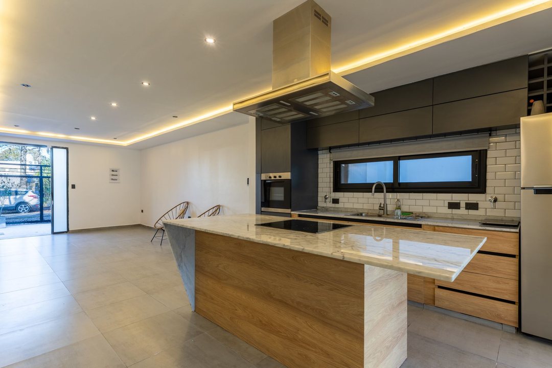 CASA VENTA CITY BELL 2 DORMITORIOS PILETA PARQUE