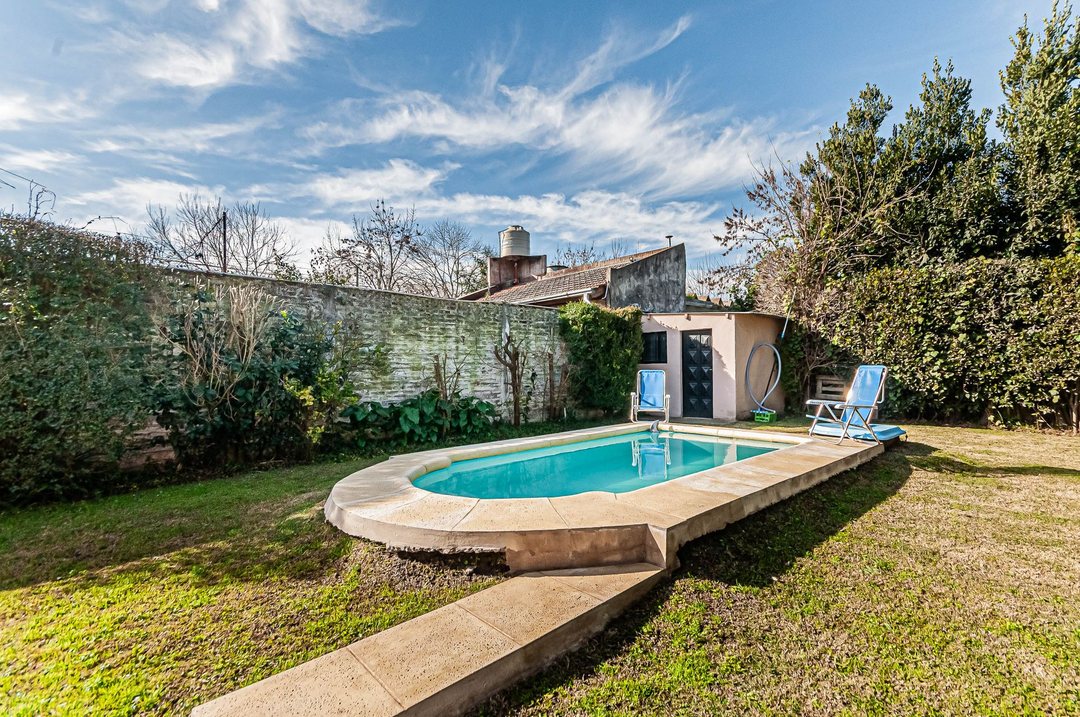 VENTA CASA 4 AMB EN SAN VICENTE JARDIN Y COCHERA