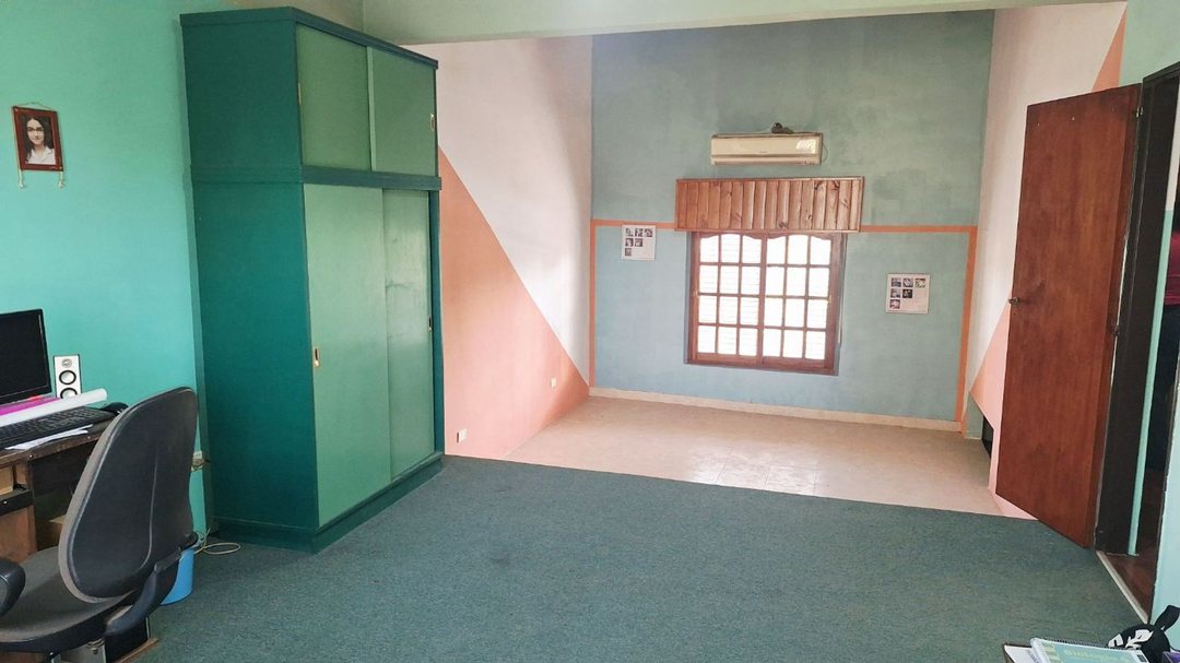 VENTA CASA 5 AMB JARDIN PILETA GARAGE ITUZAINGO