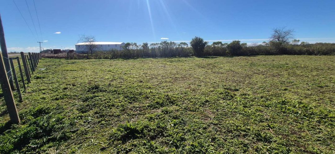 En Venta Terreno sobre Ruta Nacional 11. Oliveros