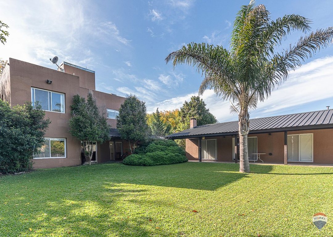 Venta Casa 4 amb. Club de Campo Los Puentes, Luján