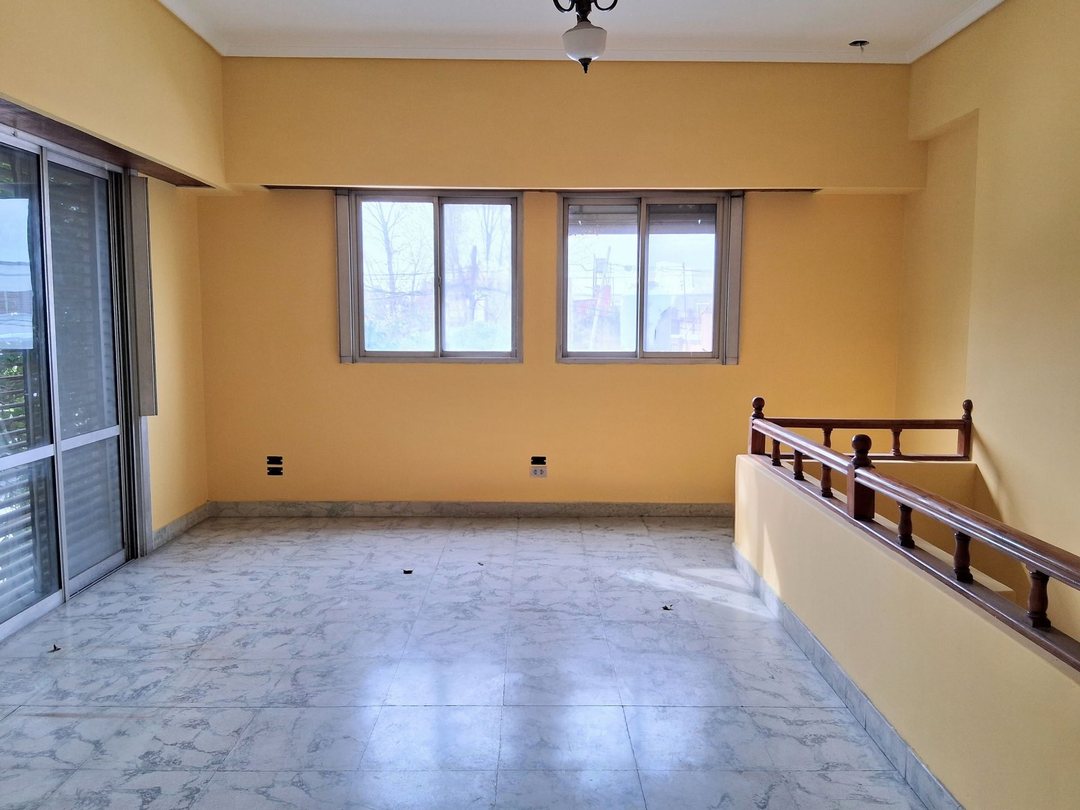 PH 3 AMBIENTES EN VENTA BERNAL PATIO Y TERRAZA