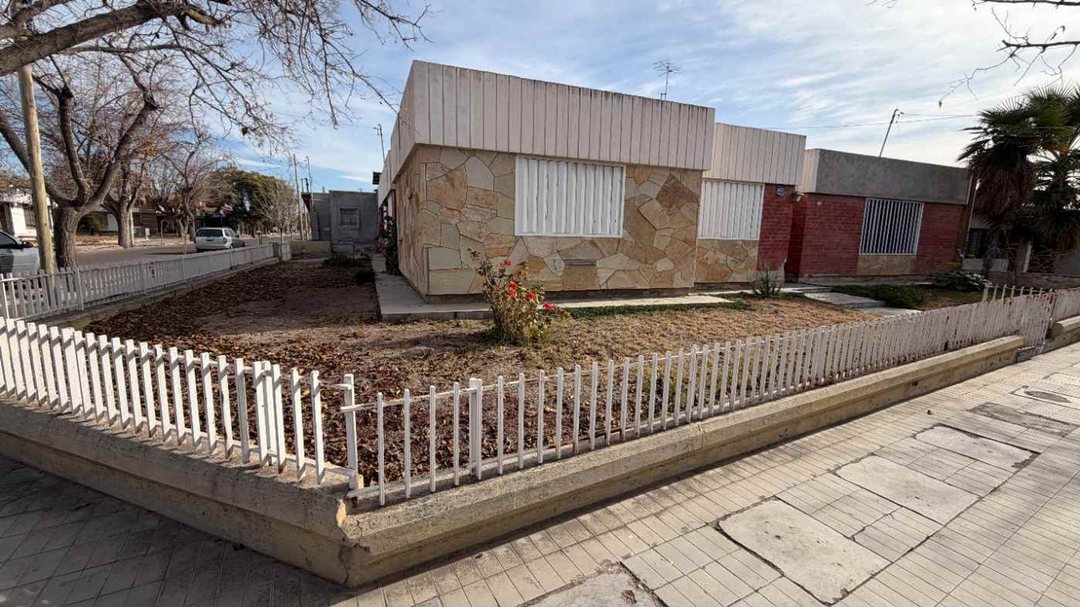 CASA EN VENTA EXCELENTE UBICACION,BARRIO SANTA ANA