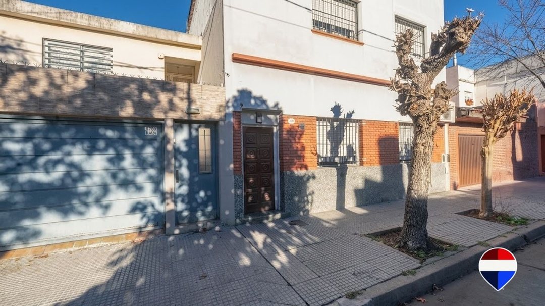 VENTA PH 3 AMBIENTES CON PATIO MONTE CASTRO