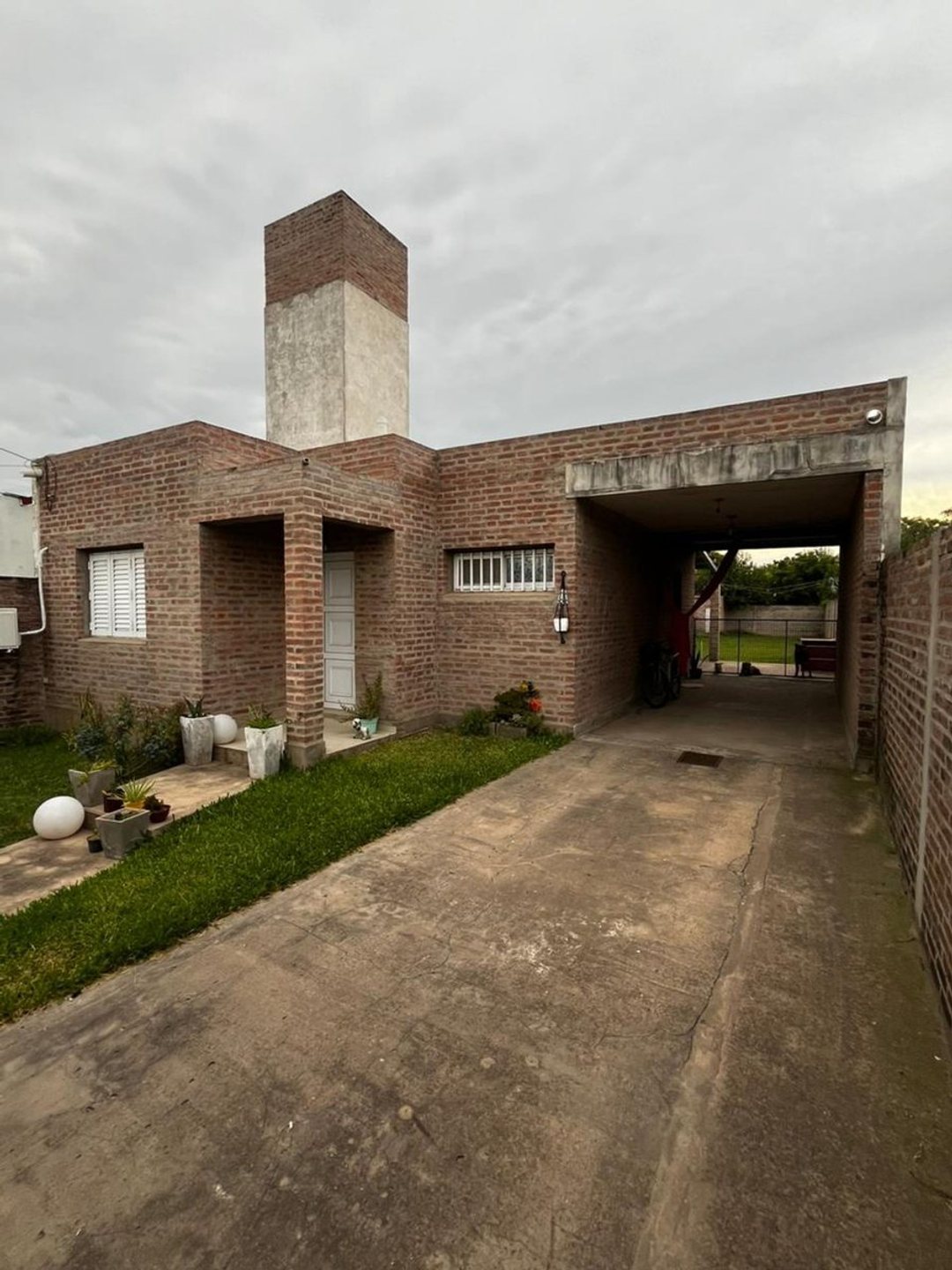 CASA MODERNA EN VENTA SANTO TOME.