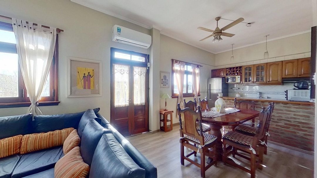 CASA MULTIFAMILIAR 6 o 7 AMB VENTA VALENTIN ALSINA