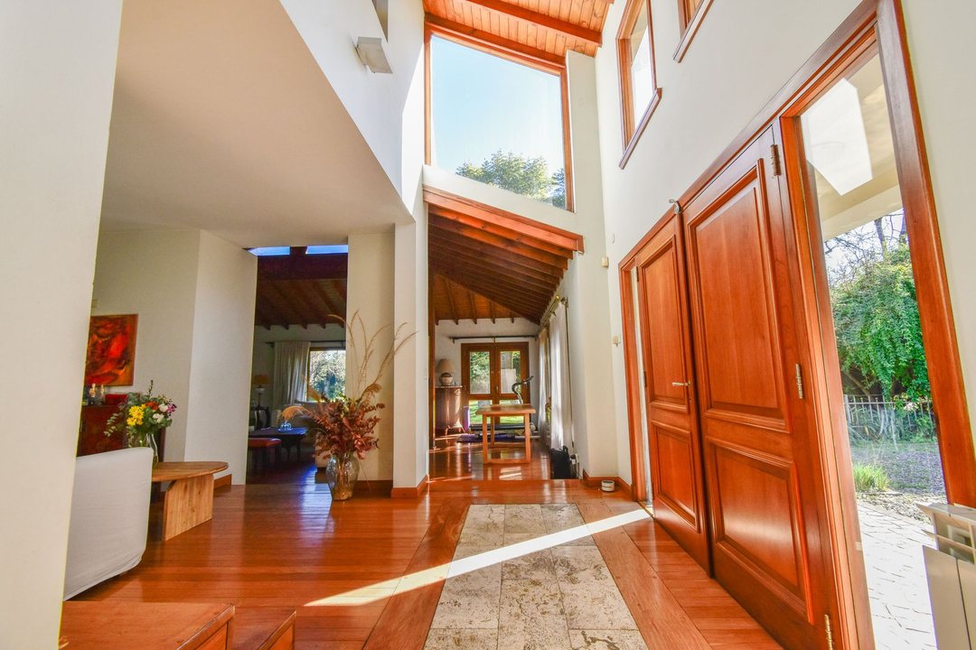 CASA RESIDENCIA VENTA 6 AMBIENTES  BELLA VISTA