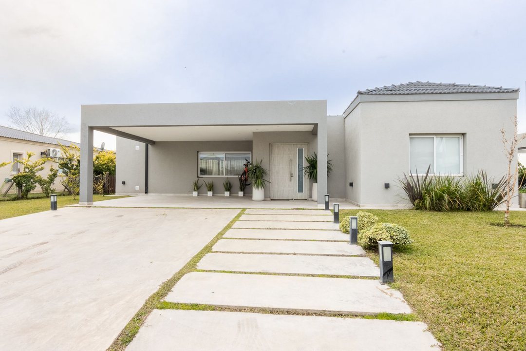 CASA EN VENTA CANNING EN EL REBENQUE 5 AMBIENTES