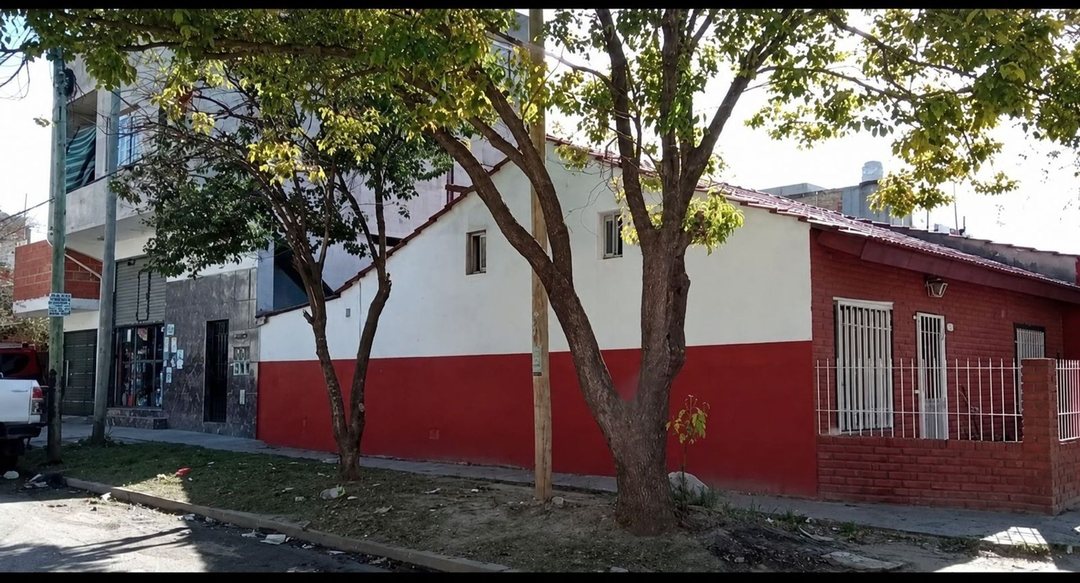 PROPIEDAD MULTIFUNCIONAL CON LOCAL AL FRENTE