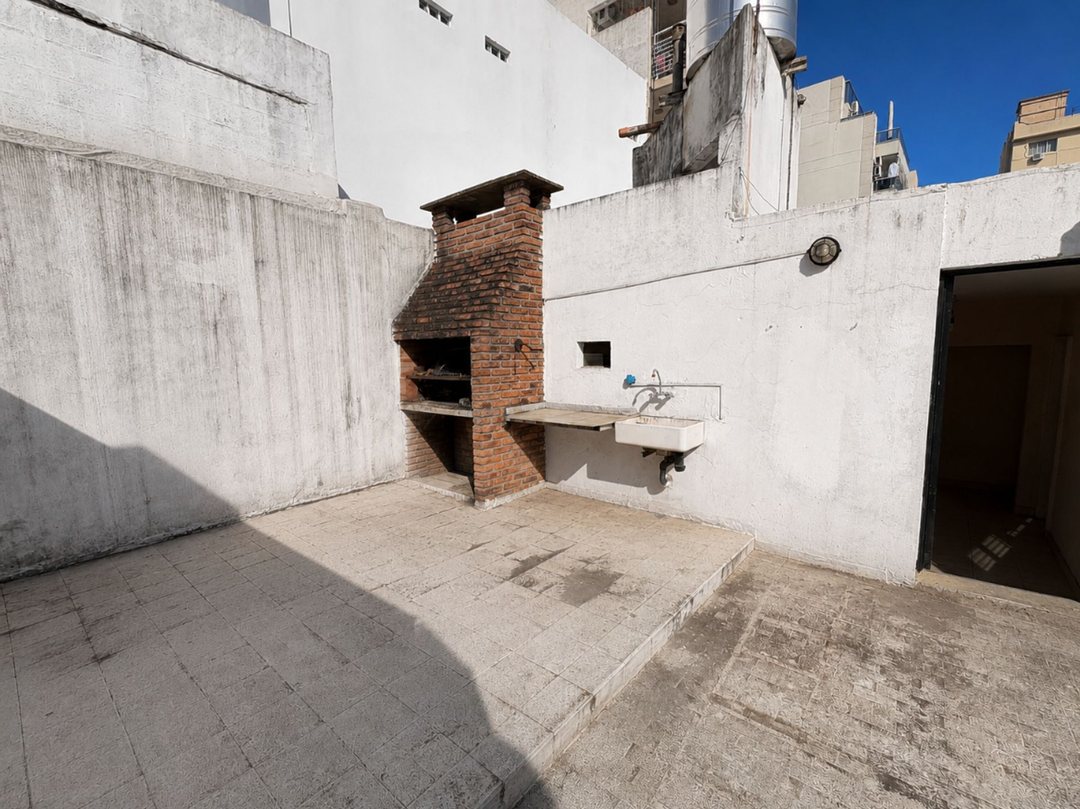 VENTA PH 6 AMB ENTRADA INDEP TERRAZA PROPIA FLORES