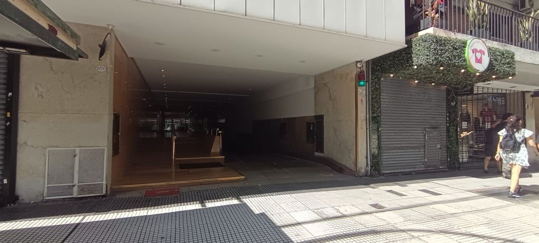 VENTA COCHERA CUBIERTA RECOLETA GRAN OPORTUNIDAD