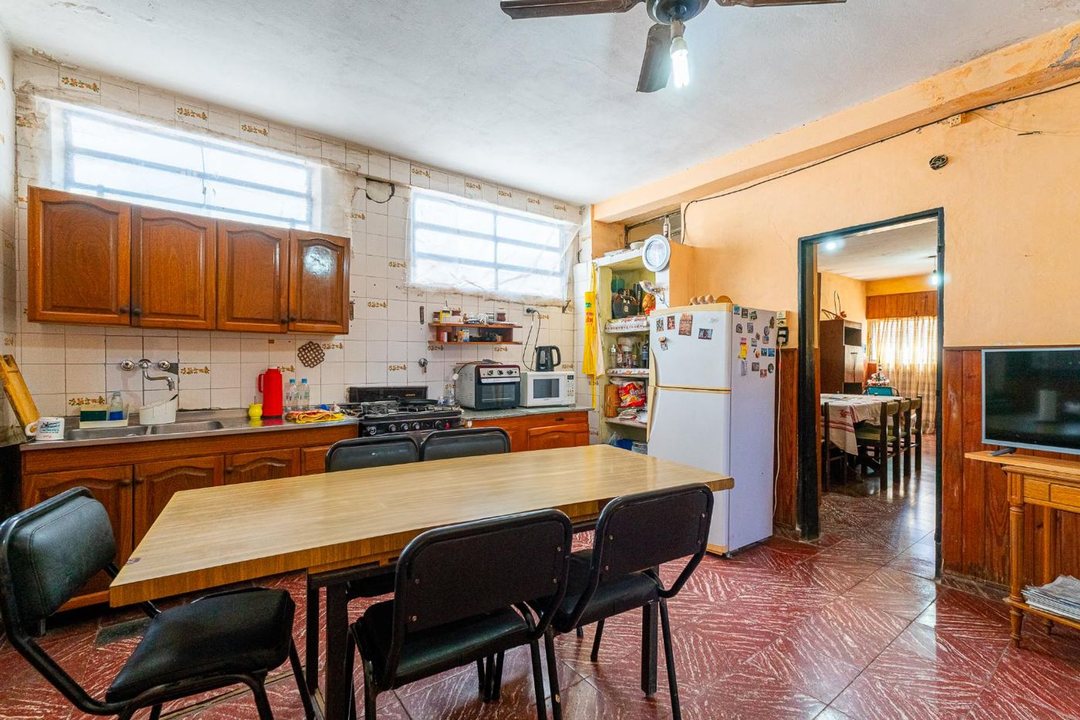 CASA VENTA 4 DORMITORIOS BARRIO SARMIENTO ALBERDI