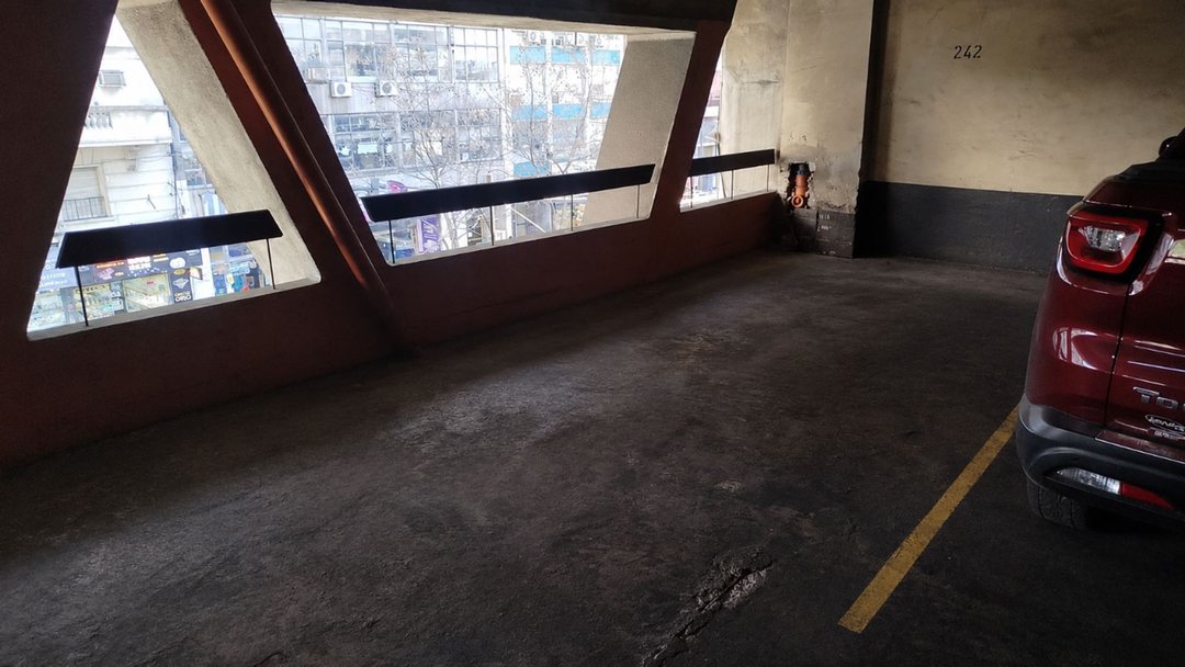 VENTA DE COCHERA FIJA  Y CUBIERTA 13,25 m2 EN ONCE