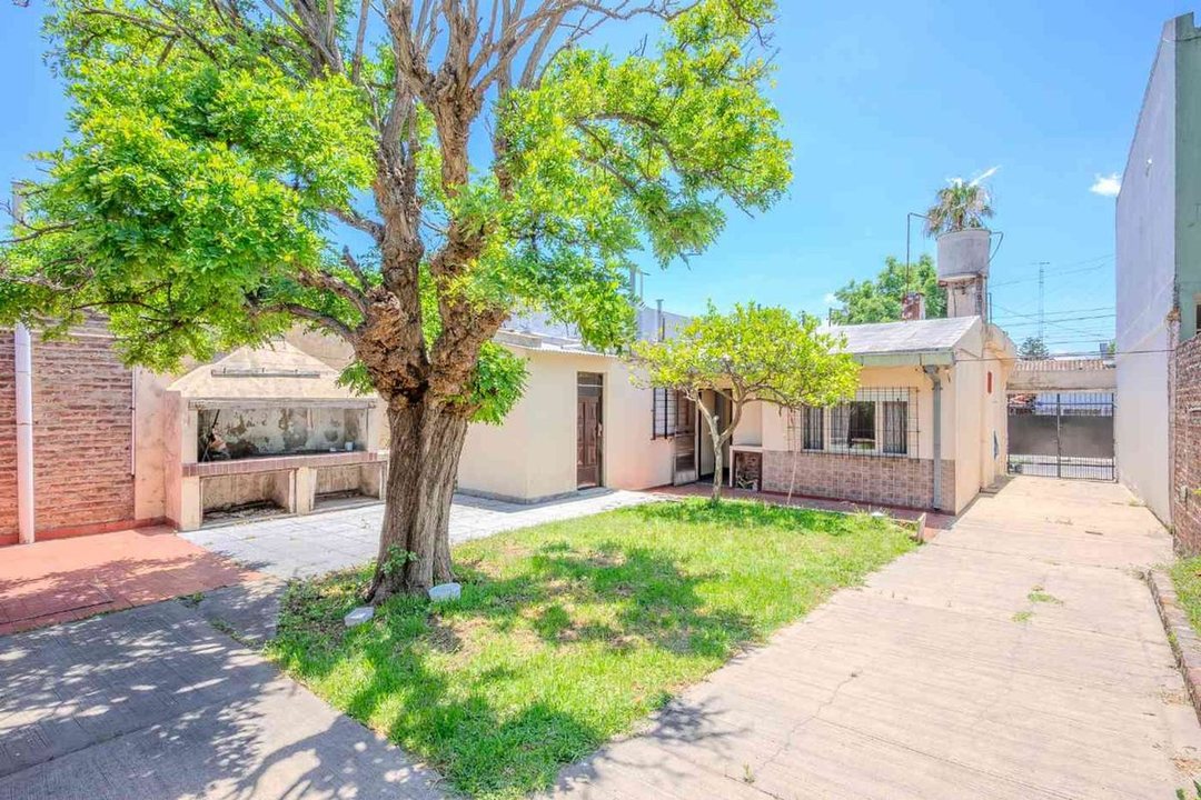 VENTA CASA 3 AMB. COCHERA QUINCHO JOSE LEON SUAREZ