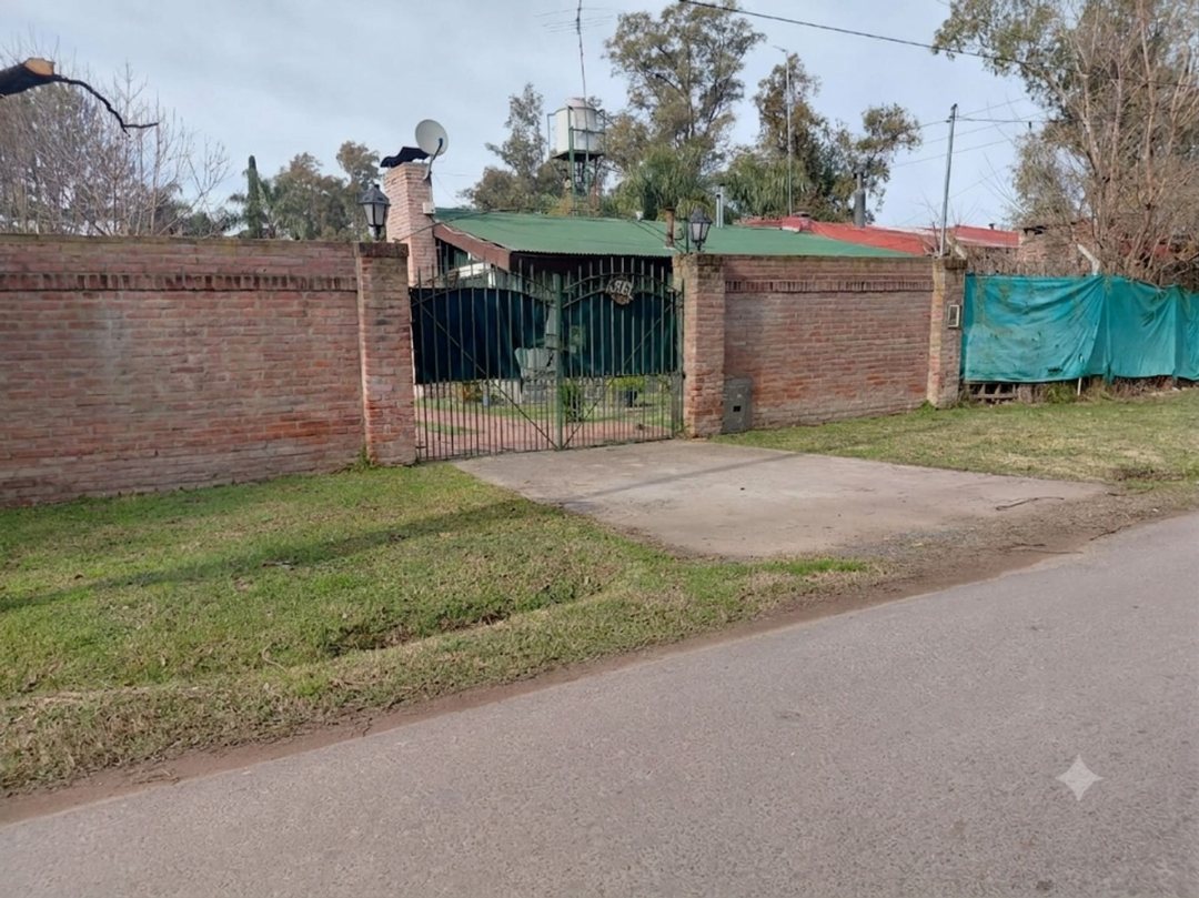 Casa Quinta sobre 2 lotes Fco Álvarez, Moreno