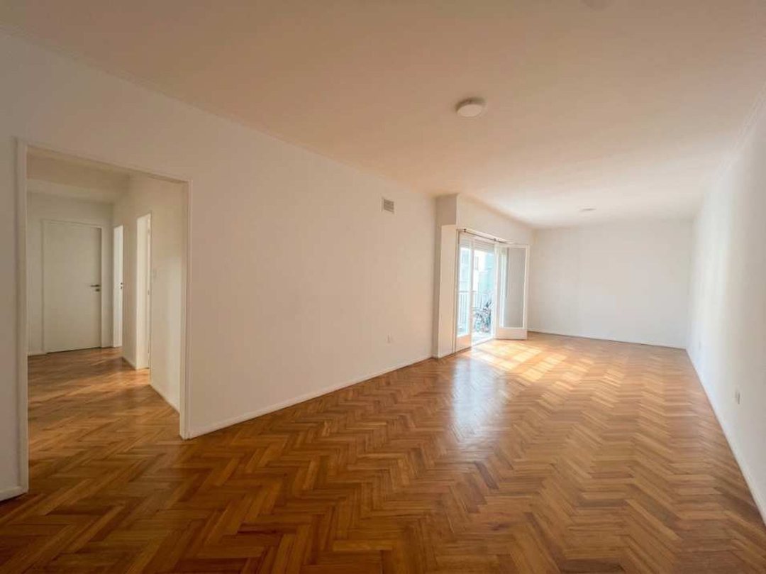 VENTA DEPTO 3 AMB REMODELADO CON BALCÓN, CABALLITO