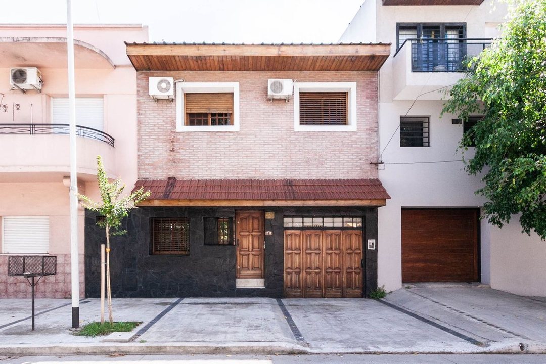 CASA PH  EN EL CENTRO DE GERLI  APTO CREDITO!!