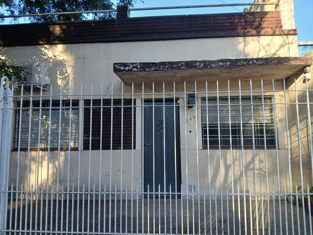 VENTA CASA 3AMB LOMAS DE ZAMORA