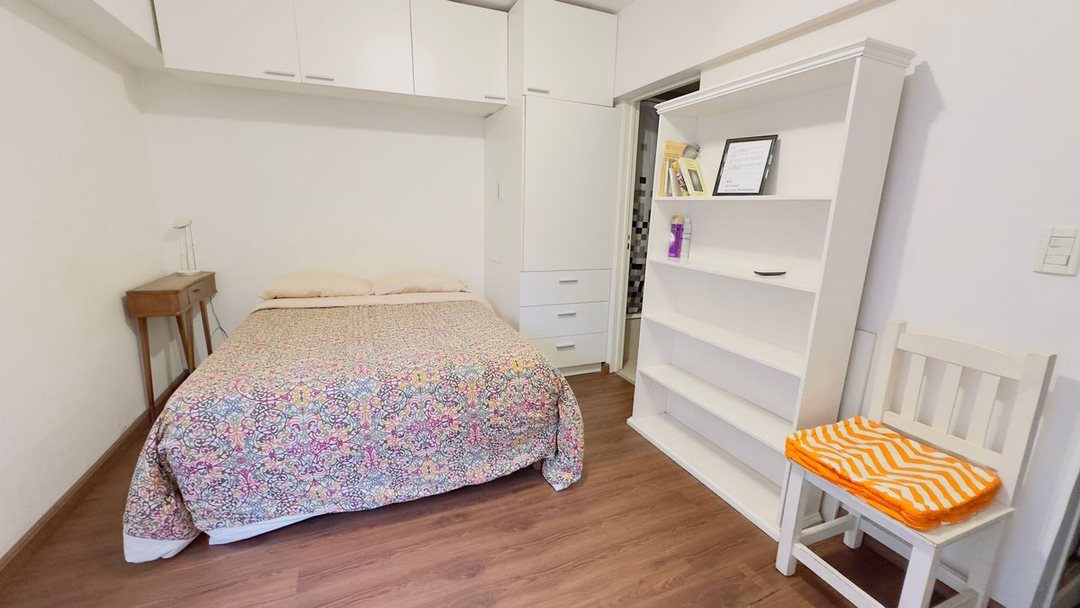 VENTA MONOAMBIENTE - AMOBLADO CON BALCON