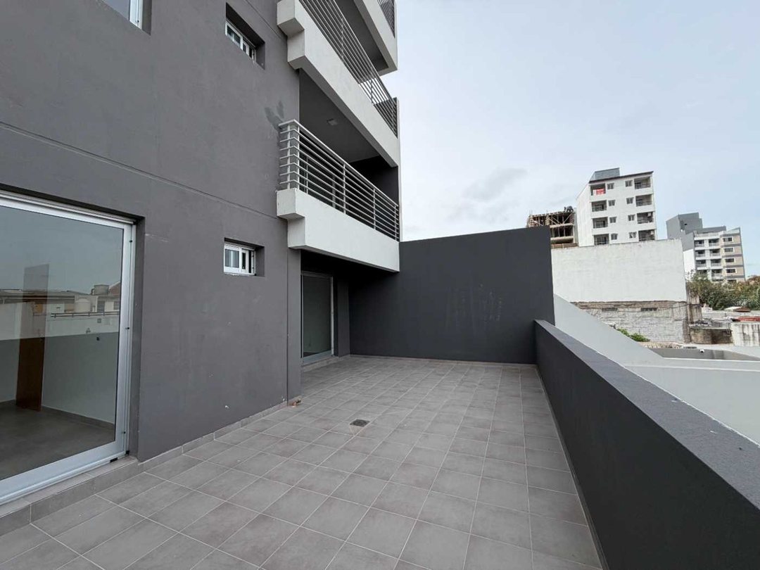 VENTA DEPTO 2 AMB CON BALCON TERRAZA - EN CASEROS