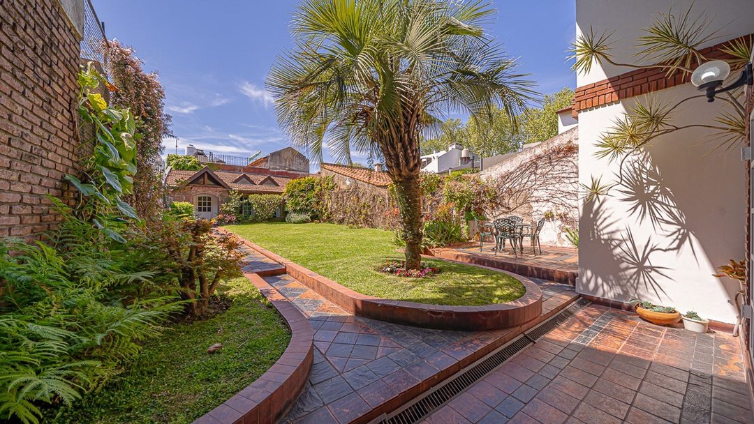 IMPECABLE CASA 250 M2 6 AMBIENTES FLORIDA