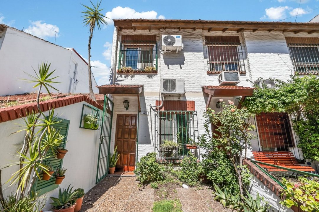 Duplex 3 ambientes venta Villa Luzuriaga Apto Cred