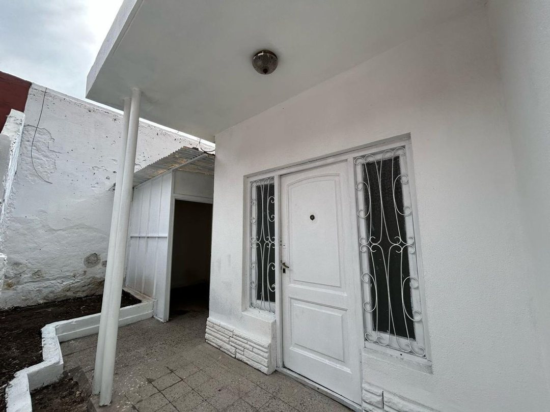 VENTA PH 3 AMBIENTES SIN EXPENSAS MORON CENTRO