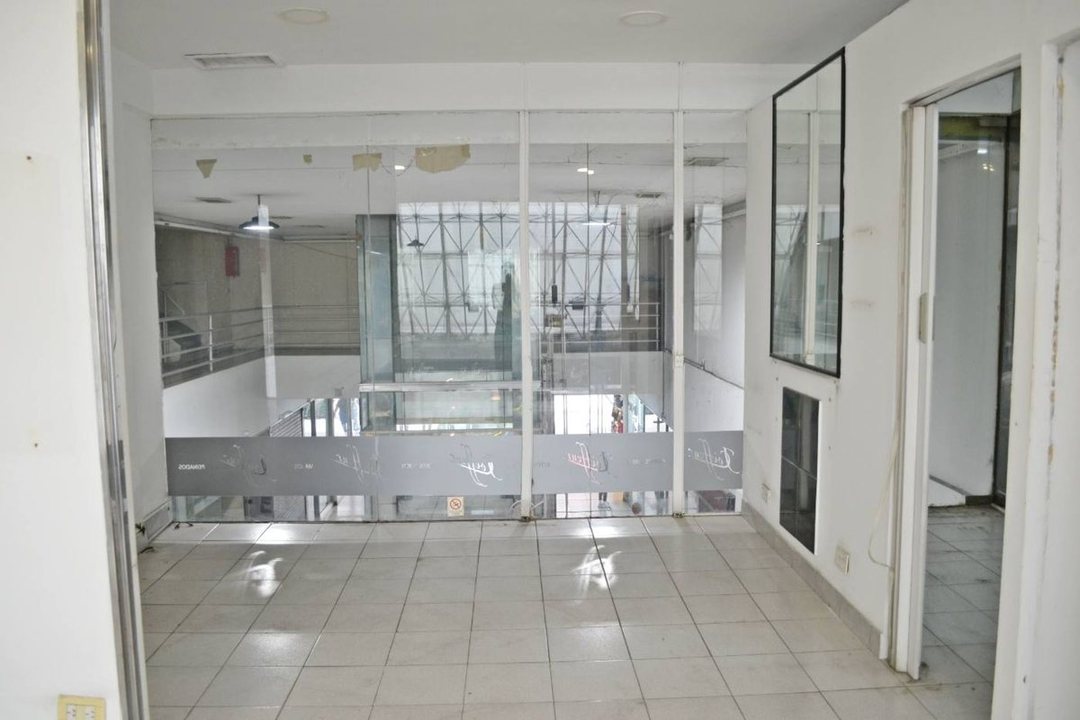VENTA DEPOSITO EN GALERIA MICROCENTRO