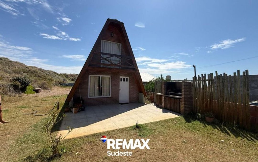 CASA TIPO CABAÑA EN BALNEARIO SAUCE GRANDE