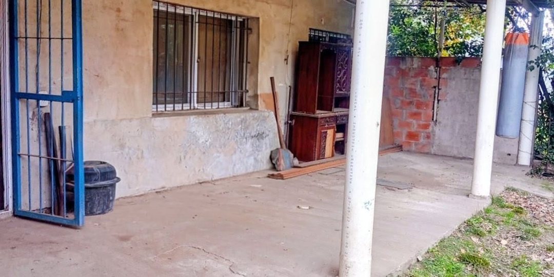 CASA/LOTE EN FRANCISCO ALVAREZ, MORENO!!
