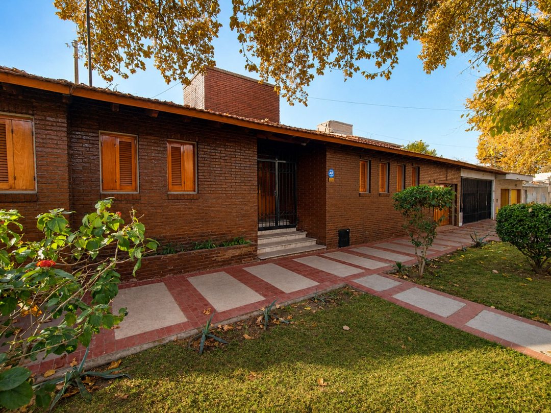 Casa en Venta 3 Dorm 4ta sección Oeste Capital