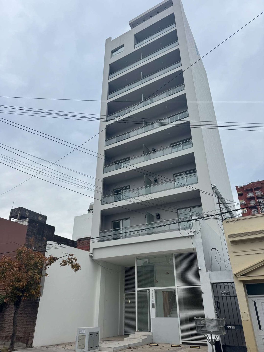 SE ALQUILA SEMIPISO zona sur 1 dorm  a estrenar
