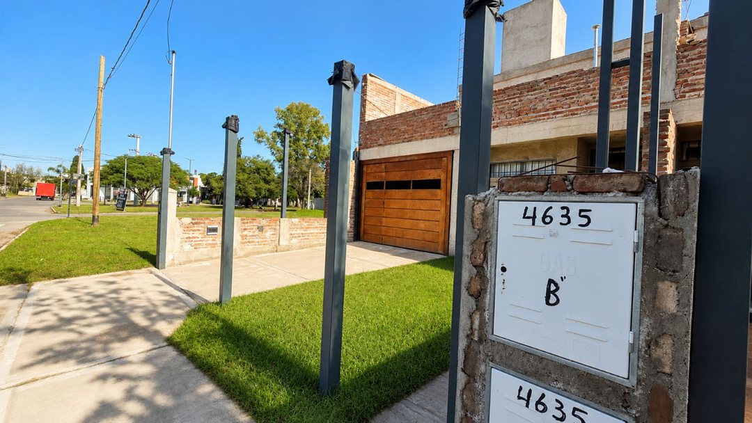 VENTA DUPLEX EN BARRIO POETA LUGONES, CORDOBA
