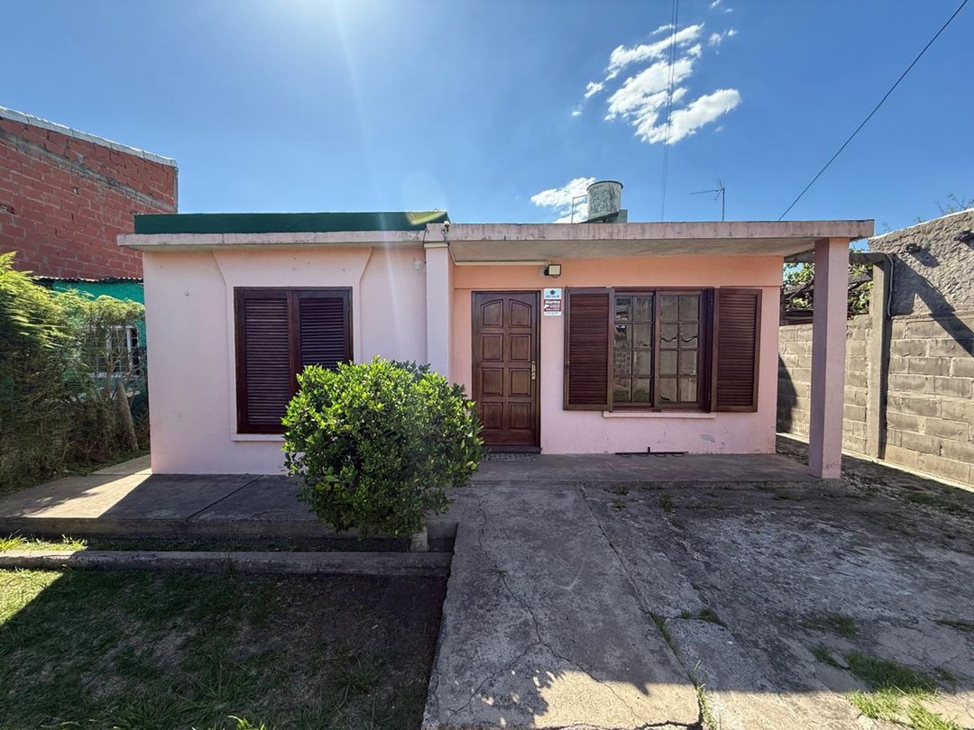 Casa 3 ambientes en venta Rafael Calzada
