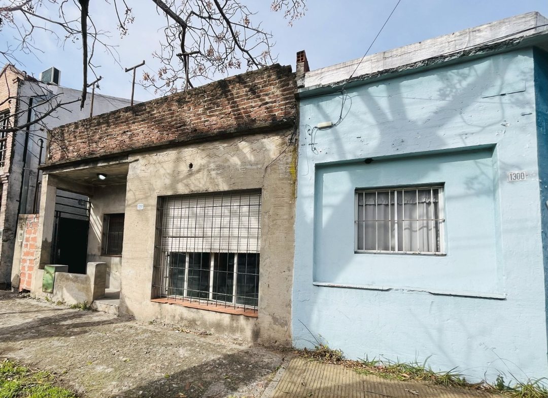 VENTA PH + Local comercial en esquina