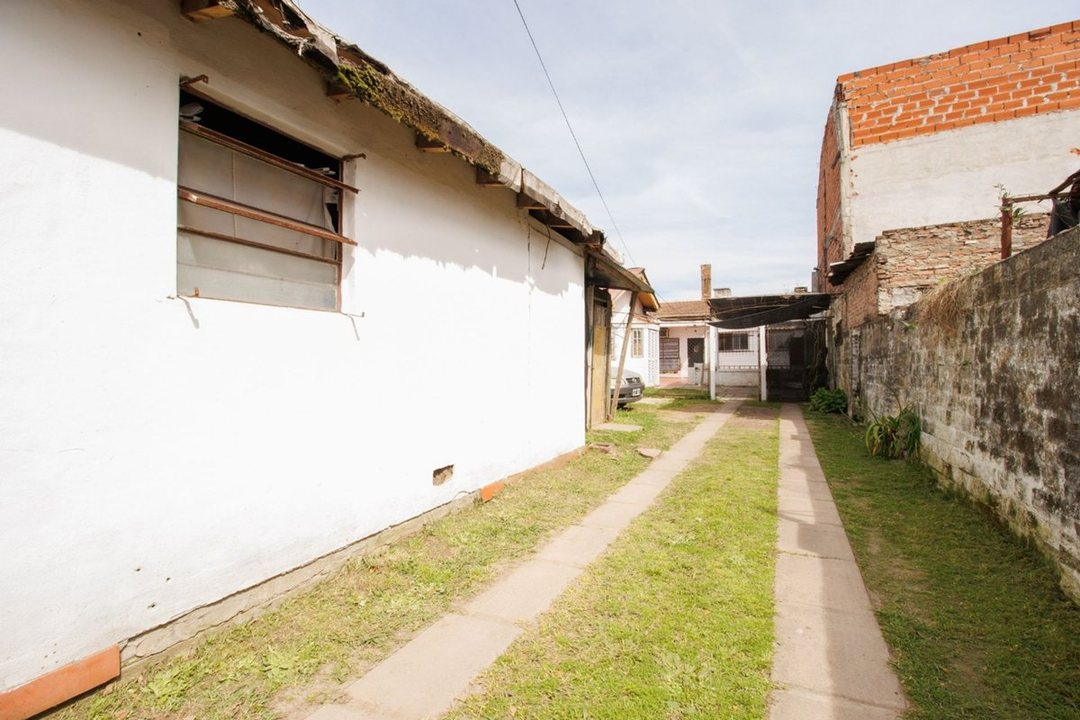 VENTA CASA 3 AMB EN POLVORINES A REFACCIONAR
