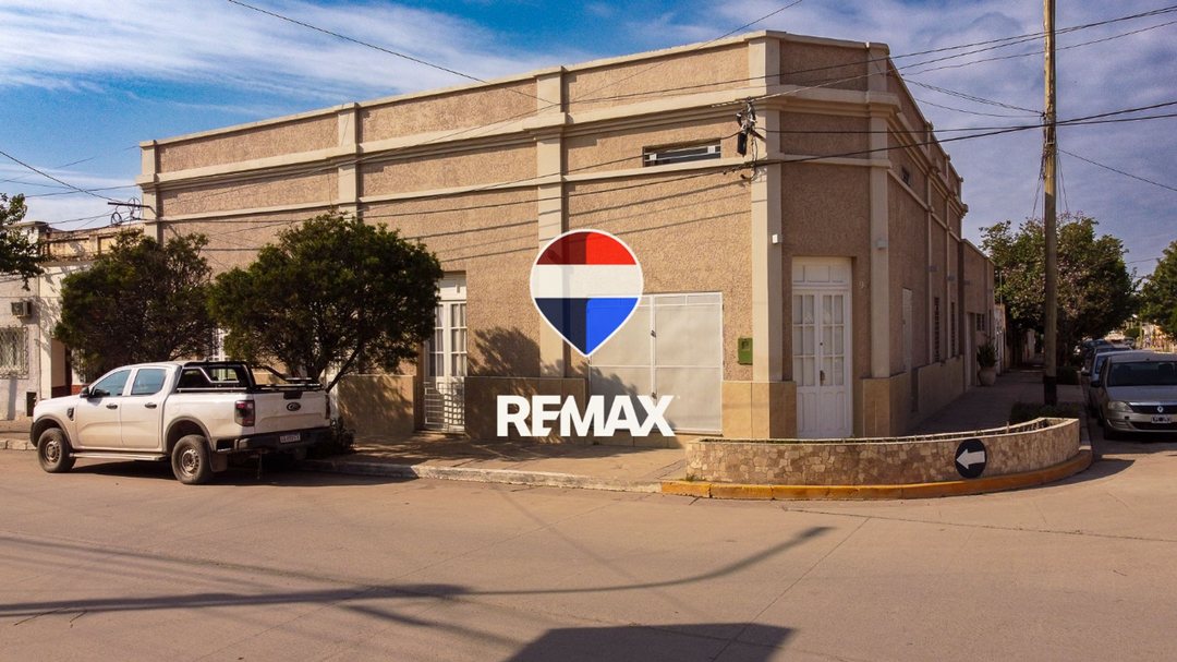 CASA EN VENTA CON LOCAL COMERCIAL CENTRO DE GÜEMES