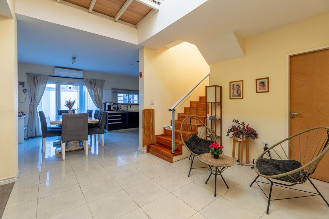 CASA VENTA LOS HORNOS 3 DORMITORIOS PILETA TERRAZA