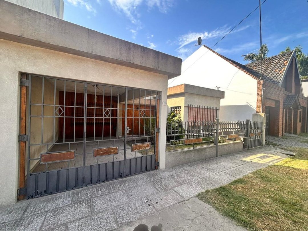 VENTA CASA 3 ambientes VILLA LUZURIAGA