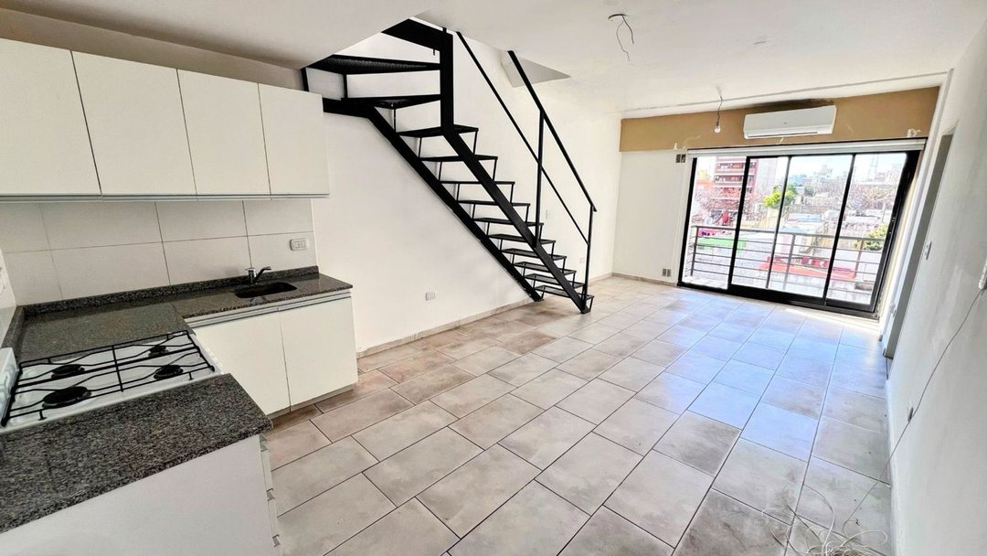 VENTA DEPTO 2 AMB CON BALCÓN, TERRAZA Y COCHERA