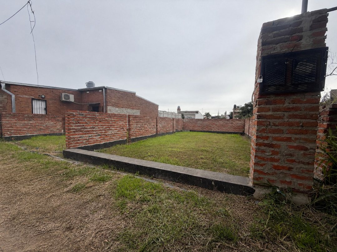 Se vende lote con proyecto y construcción avanzada