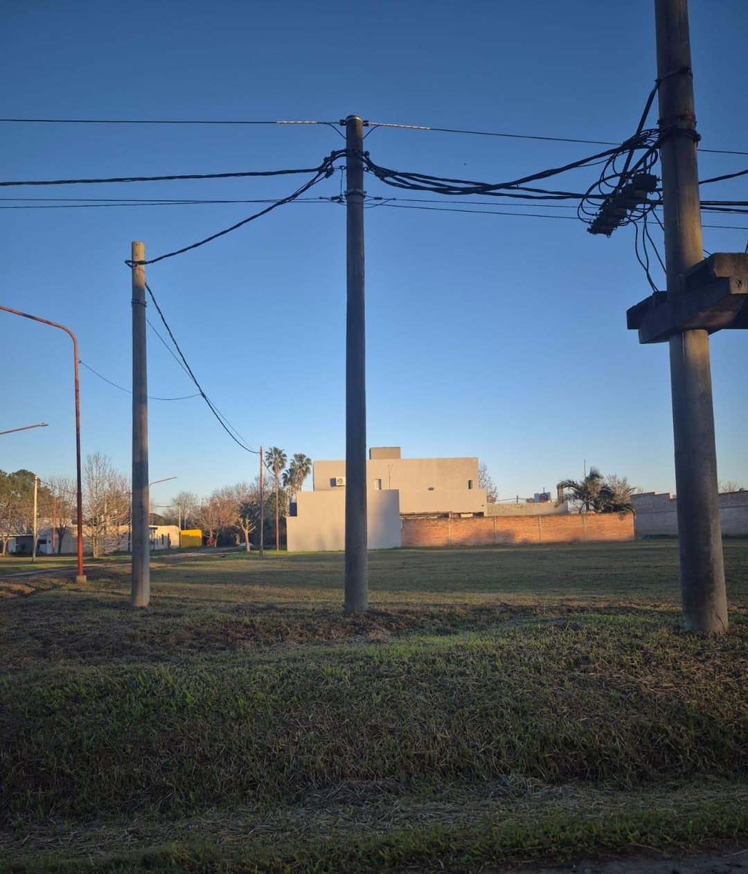 Venta lote  en esquina en zona este de Esperanza